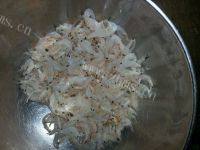 美味的紫菜虾皮蛋花汤做法图解3)