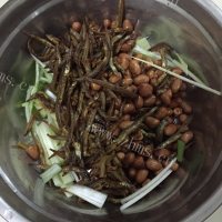 美味凉拌小银鱼做法图解4)