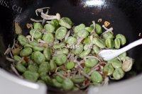 家常菜蚕豆小炒做法图解8)