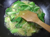 美味的咖喱鸡蛋青菜做法图解7)
