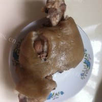 美味的白切猪肘做法图解4)