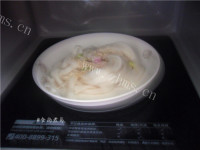 美味的酱浇河粉做法图解3)