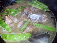 家常菜脊骨炖豆角做法图解11)