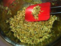 自制花生芝麻糖做法图解7)