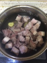 家常菜胡萝卜炖牛腩做法图解2)