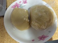 苏式蛋黄肉松月饼做法图解3)