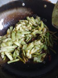 家常菜茄子豆角做法图解9)