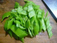 家常雪菜青椒炒香菇做法图解3)