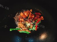 家常菜鸡腿菇炒肉片做法图解4)