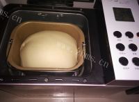 美味的面包机牛奶吐司做法图解5)