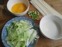 鸡蛋白菜面做法图解1)