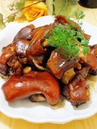 美味酱焖猪蹄做法图解14)