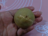 美味的枣泥豆沙月饼做法图解12)