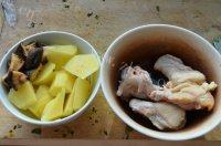 营养美食鸡腿炒土豆做法图解3)