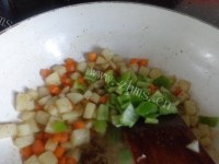 家常菜孜然土豆丁做法图解9)