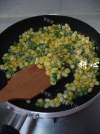 美味的玉米青豆做法图解7)