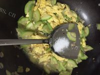 自制西葫芦炒鸡蛋做法图解14)