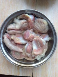 美味的油泼金针鸡胗做法图解3)