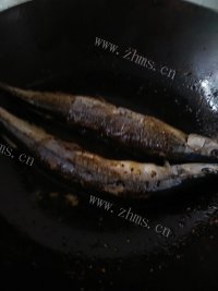 自制茄汁秋刀鱼做法图解3)
