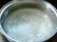 香浓的大米绿豆粥做法图解2)
