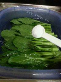 下饭的盐水菜心做法图解2)