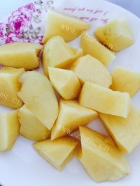 家常菜土豆豆角炖肉做法图解2)