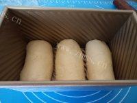 美味的土司面包做法图解9)