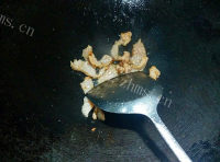 美味的里脊肉炒杏鲍菇做法图解4)