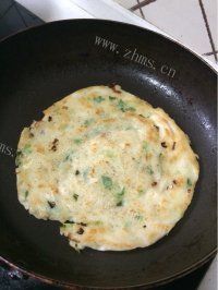 咸甜适中的葱油饼做法图解5)