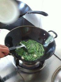 家常菜蒜香刀豆做法图解6)