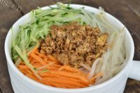 DIY鸡蛋酱拌面