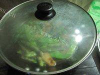 好吃的猪肉炖豆角做法图解9)