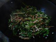 香飘的韭菜炒香干