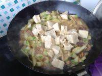 常吃不腻的白菜炖冻豆腐做法图解11)