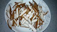 家常菜香菇炒豆干做法图解1)