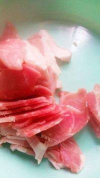 家常菜洋葱炒肉做法图解2)