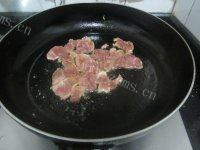 家常菜肉片炒芥兰做法图解4)