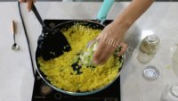 营养丰富的黄金炒饭做法图解7)