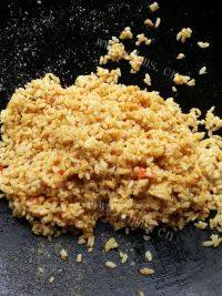 让人怀念的酱油炒饭做法图解7)