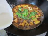 DIY肉末烧豆腐做法图解7)