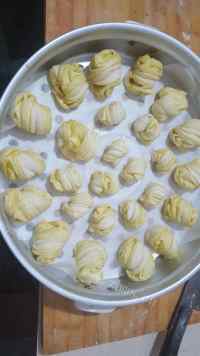 面点香豆粉花卷做法图解10)