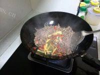 泡椒牛肉丝自制做法图解6)