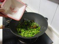自己做的蒜苔炒腊肉做法图解8)