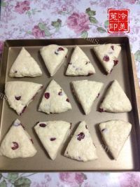 自制奶油奶酪全麦蔓越莓司康做法图解13)