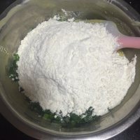 自制葱香饼干做法图解5)