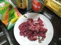 口感不错的牛肉炒萝卜做法图解3)