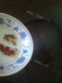 凉拌芹菜花生米自制做法图解8)