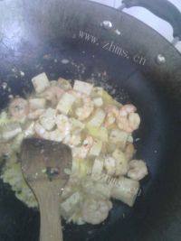 家常菜虾仁豆腐做法图解4)