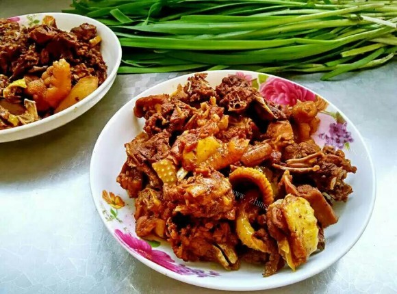 珍馐美味的啤酒鸡