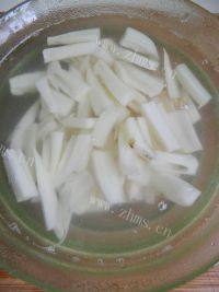 美味的小炒藕条做法图解1)